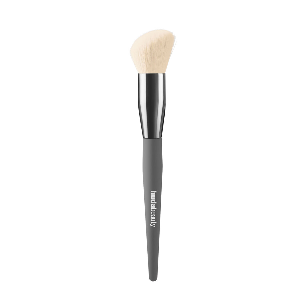Huda beauty Diffusing Cheek Brush