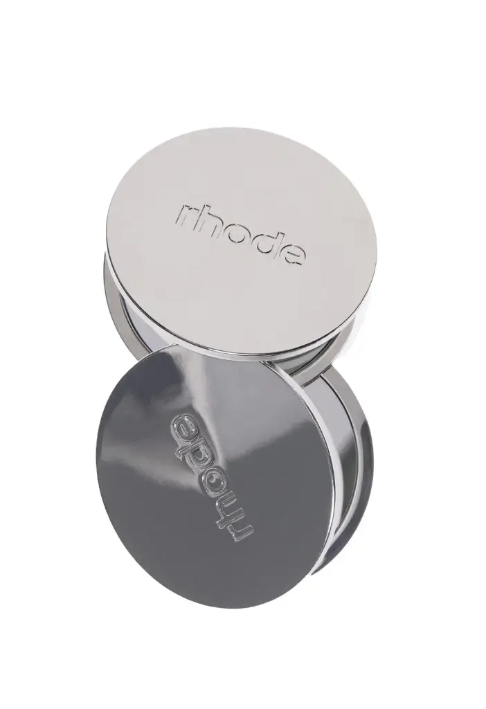 rhode mirror
The compact mirror
