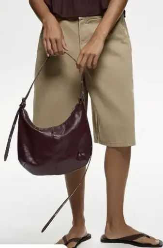 Crossbody bag with straps