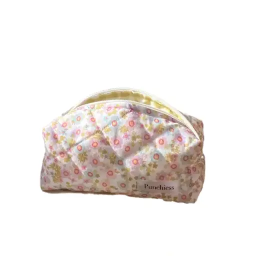 Punchiess

Pastel Floral Makeup Bag



